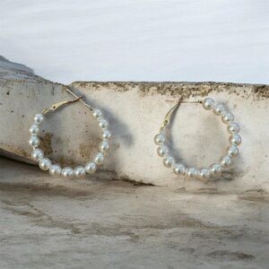 Elegant Pearl Hoop Fashion Earrings! NEW!